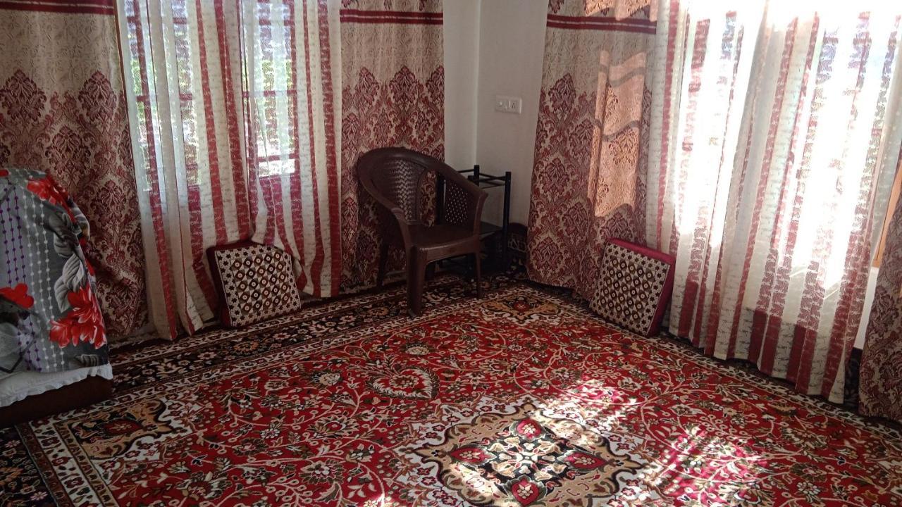 Bed and Breakfast Mir Manzil Сринагар Экстерьер фото