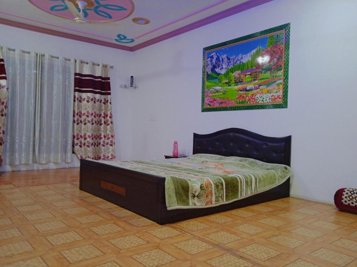 Bed and Breakfast Mir Manzil Сринагар Экстерьер фото