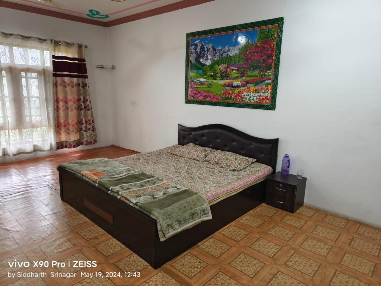 Bed and Breakfast Mir Manzil Сринагар Экстерьер фото